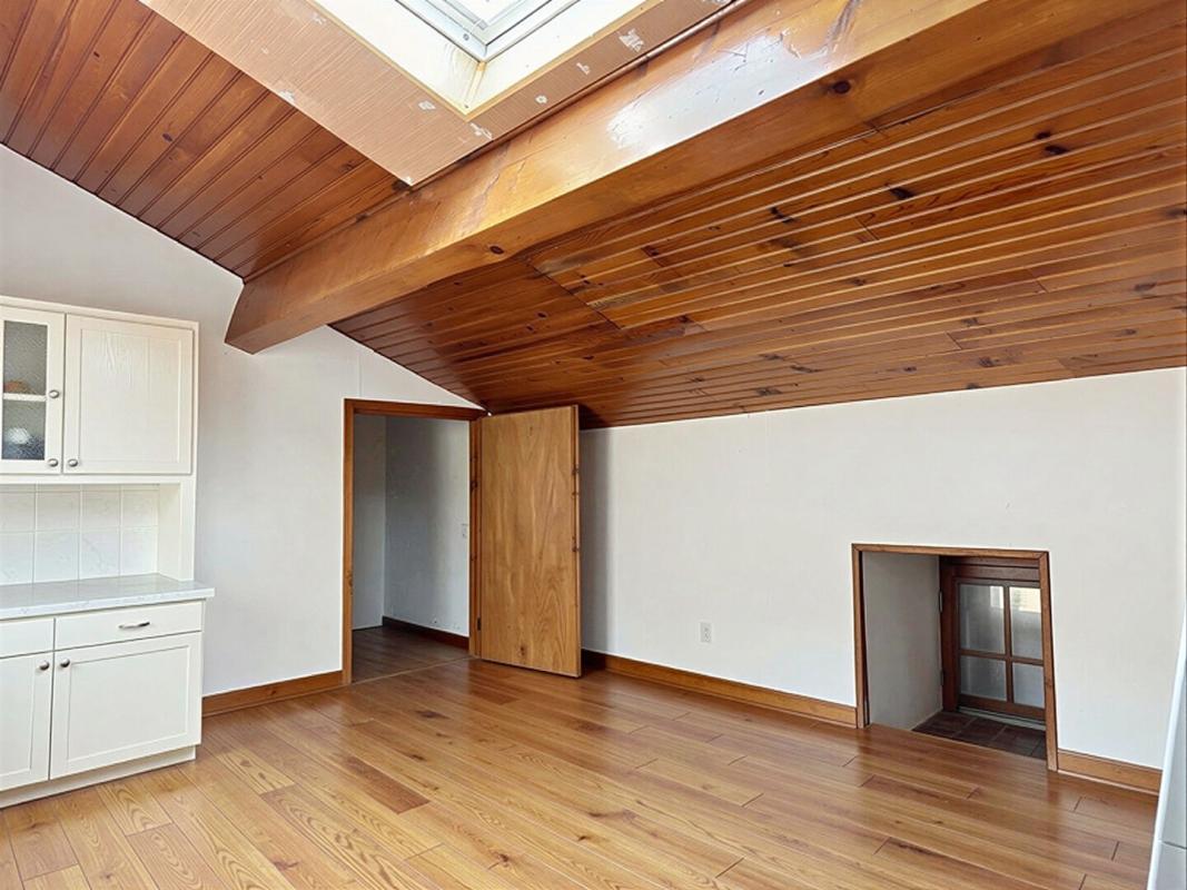 BENON Maison en pierre A RENOVER 129 m2- 4 chambres- grand chai- jardin 9