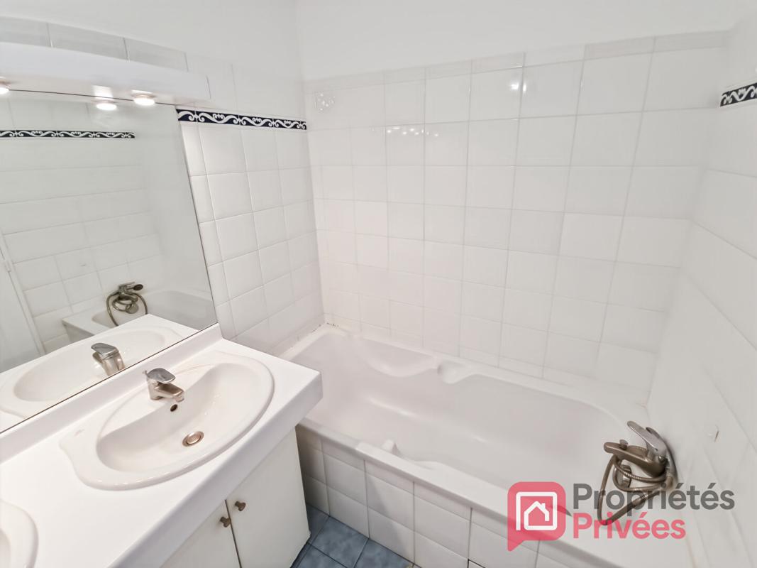 LYON-8E-ARRONDISSEMENT Lyon (69008) Monplaisir - Place A.Courtois , 3 pièces 67m² habitables, Résidence de standing, Garage et cave 7
