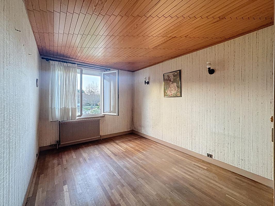 IGNY Maison Familiale à Igny Terrain de 500 m² Combles Aménageables et Sus sol total ! 10