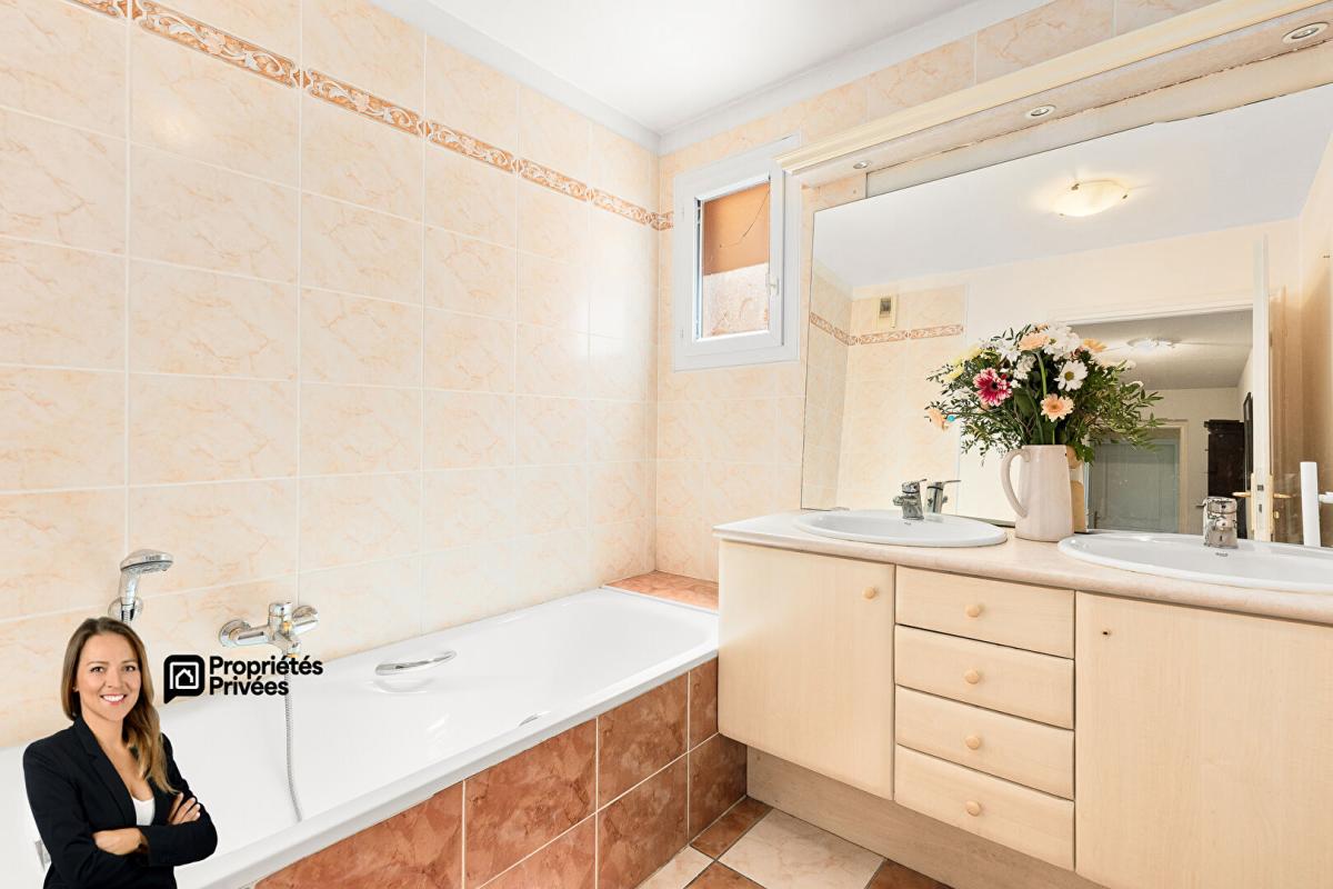 FREJUS Appartement 4 pièces avec garage, parking et cave 11