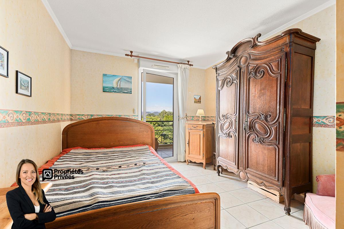 FREJUS Appartement 4 pièces avec garage, parking et cave 12