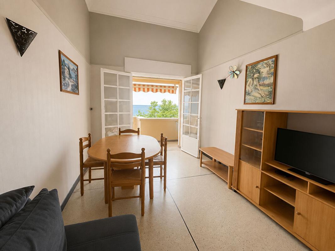 FREJUS FREJUS-PLAGE Appartement 2 pièces face à la mer et plage 5