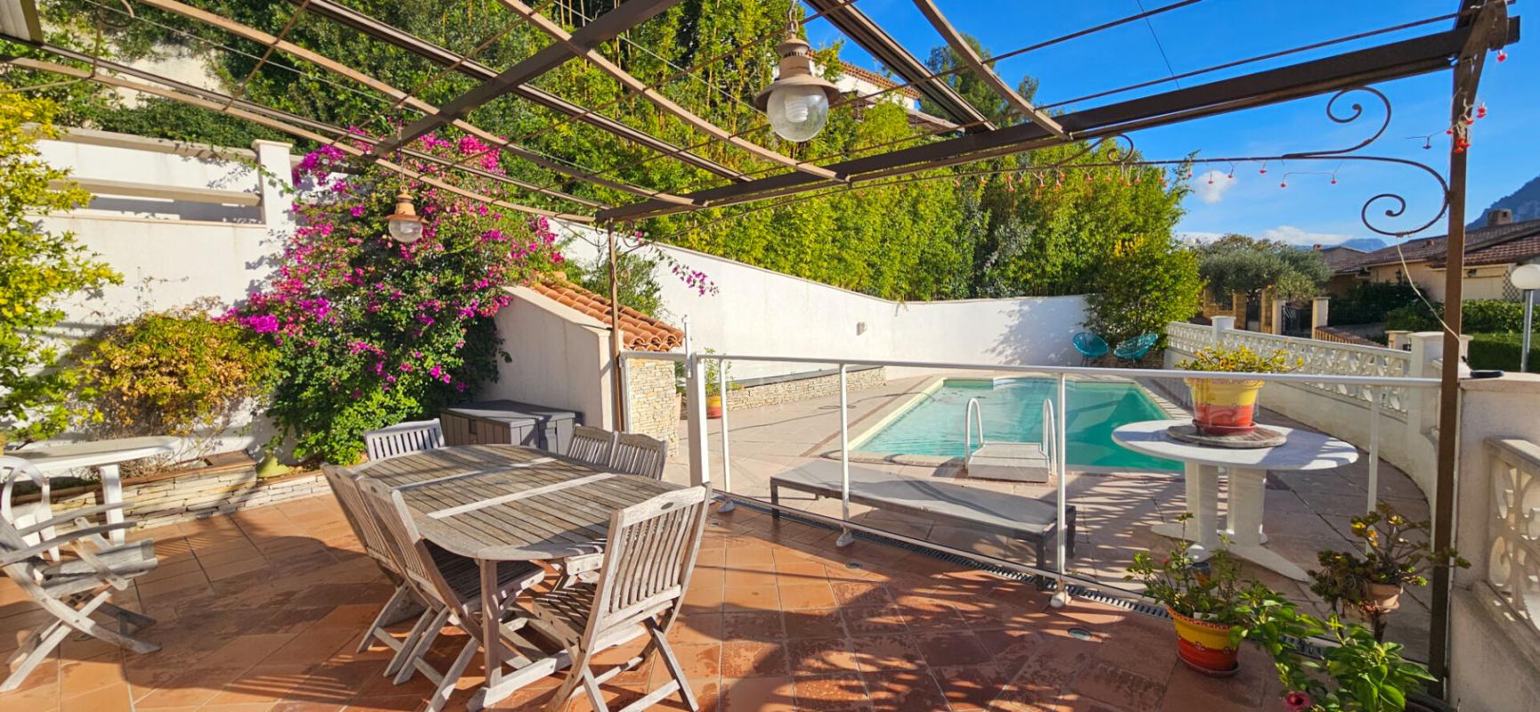 TOULON VILLA -TOULON- Les 4 Chemins des Routes 1