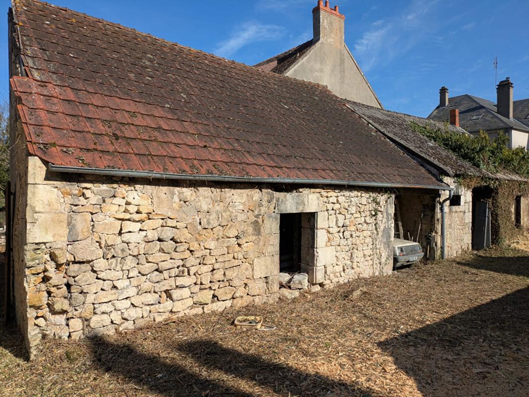 LA CHARITE-SUR-LOIRE Ensemble immobilier divisible avec jardin et garage 1