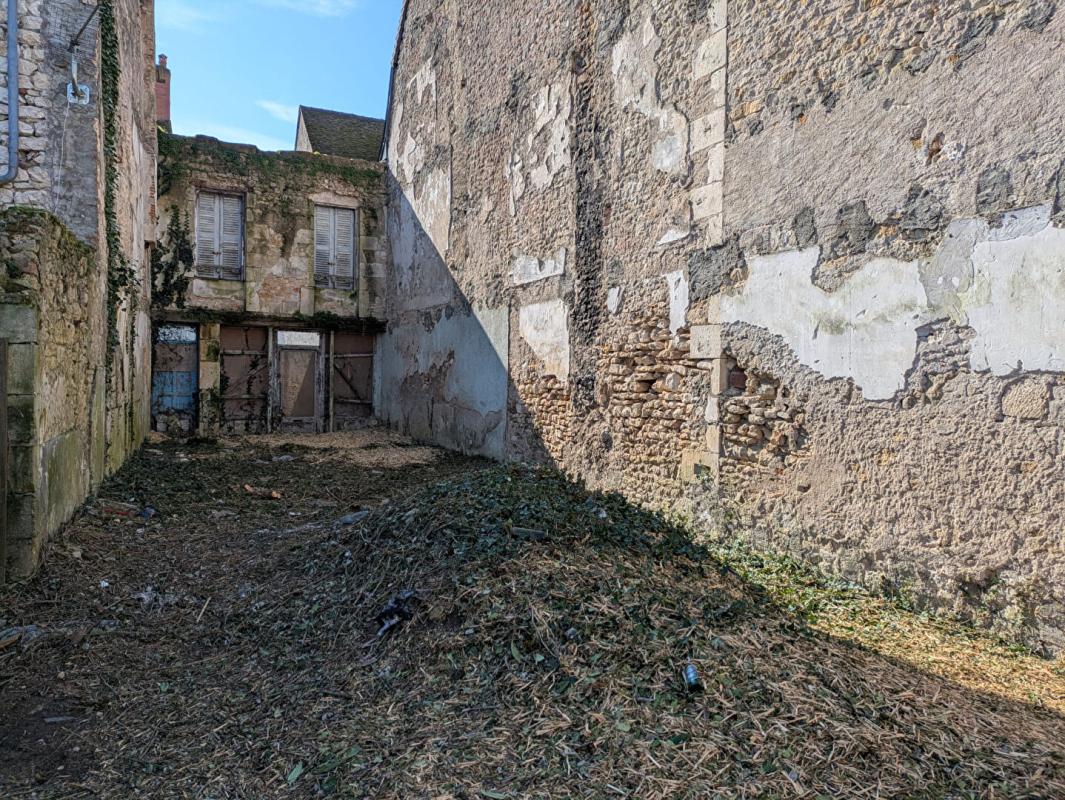 LA CHARITE-SUR-LOIRE Ensemble immobilier divisible avec jardin et garage 12