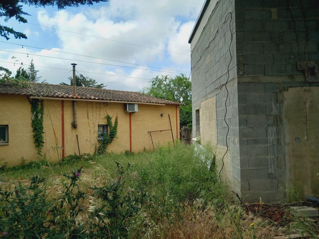 BEZIERS TERRAIN AVEC MAZET  et batiment agricole à Espondeilhan 9