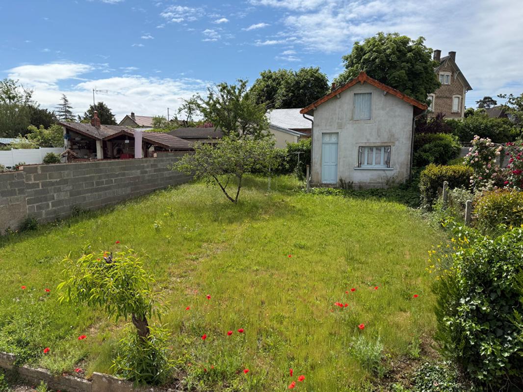 YZEURE Maison Yzeure + Maisonnette 3