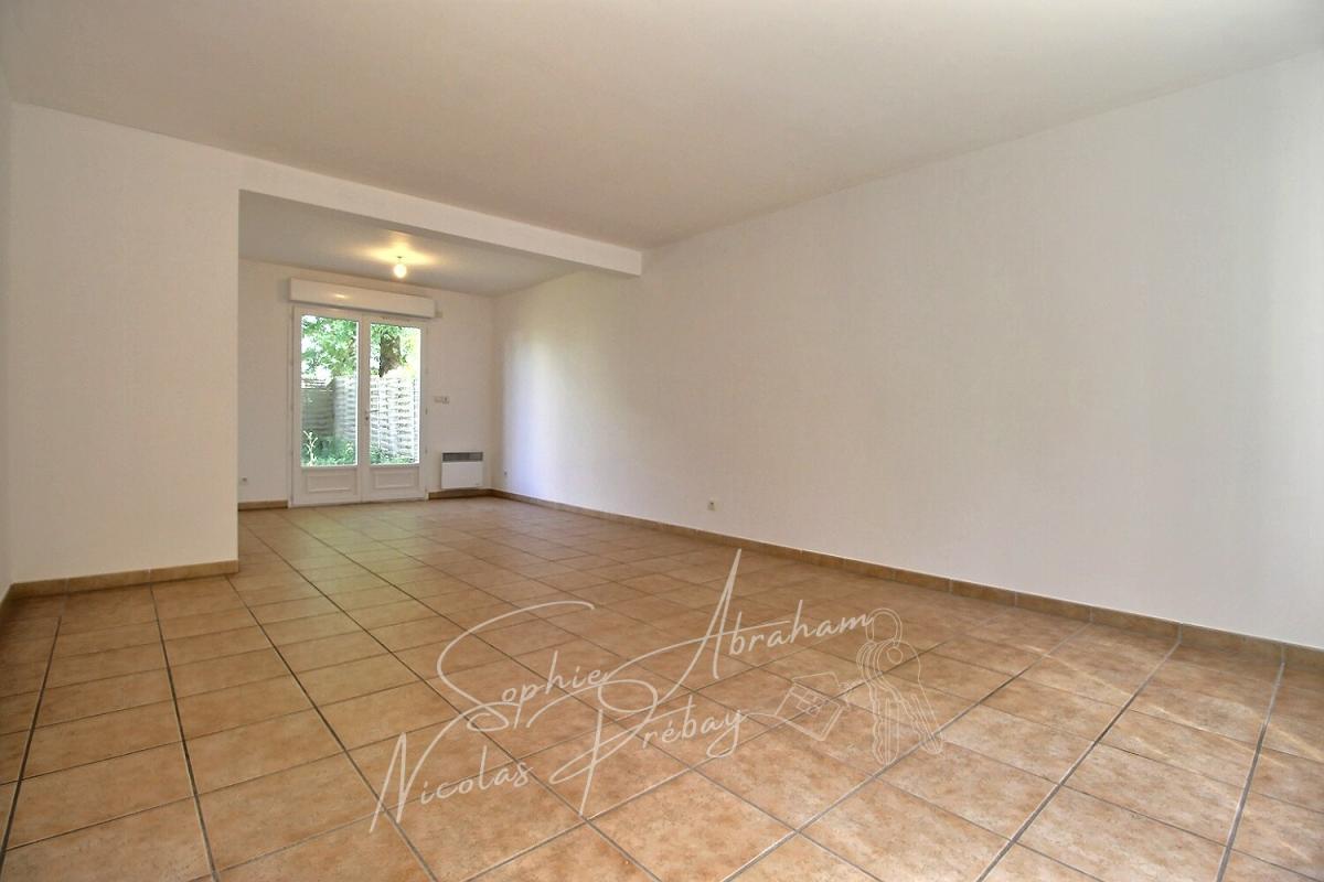 TOURY Maison avec 5 chambres, garage et jardin 4