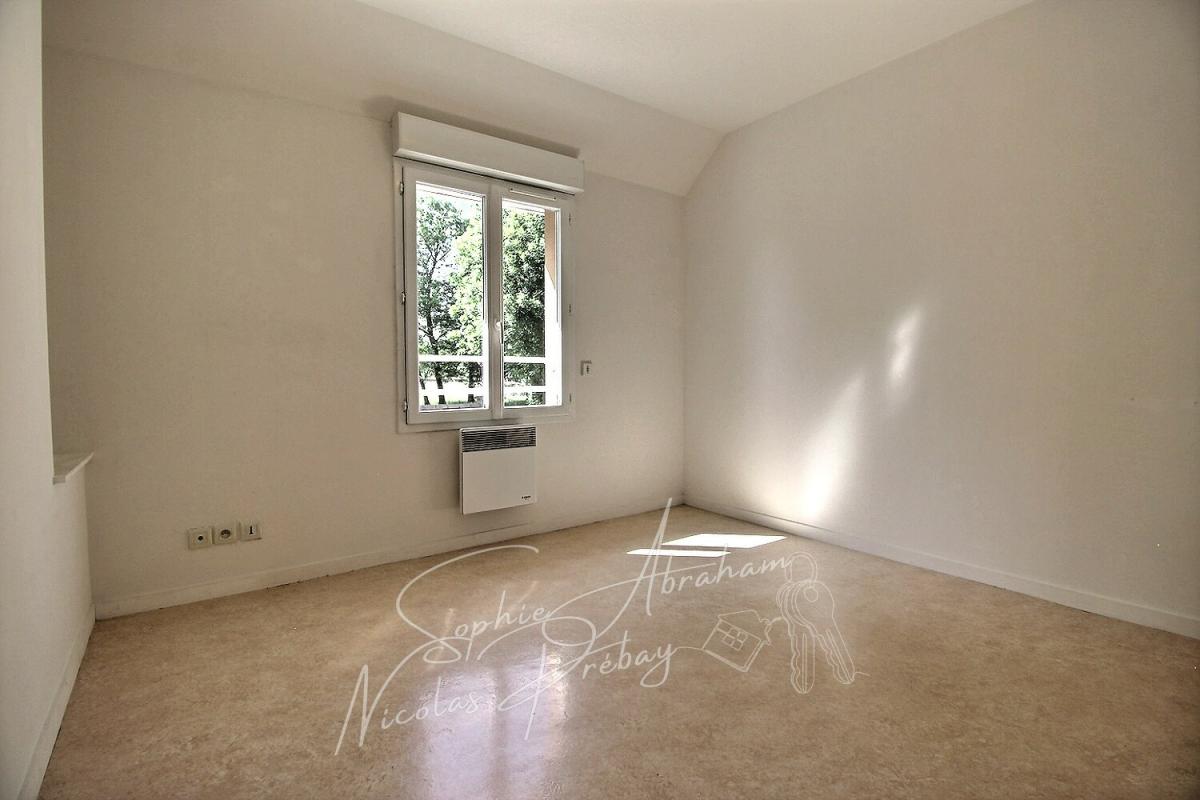 TOURY Maison avec 5 chambres, garage et jardin 6