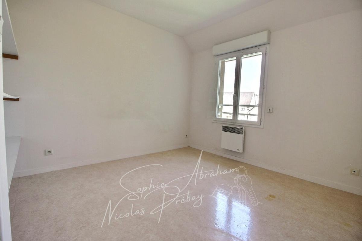 TOURY Maison avec 5 chambres, garage et jardin 7