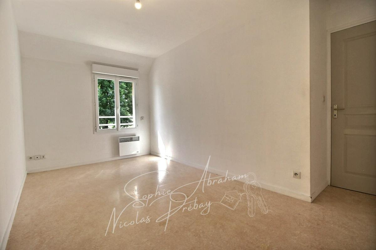 TOURY Maison avec 5 chambres, garage et jardin 9
