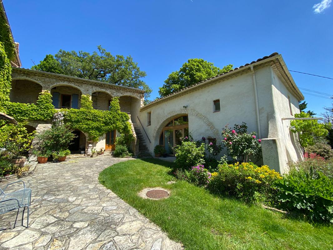 MARSANNE Maison + 3 gîtes 11 pièces 330 m2 16