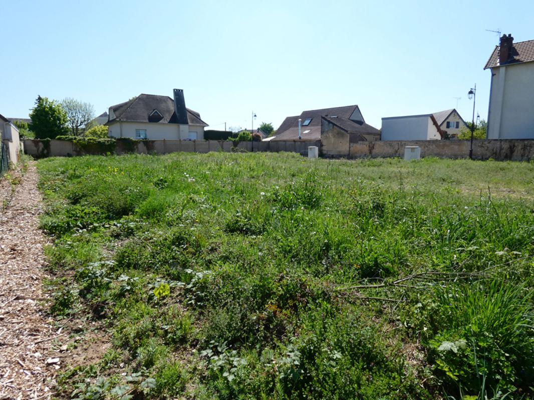 ANET Terrain viabilisé OULINS 1
