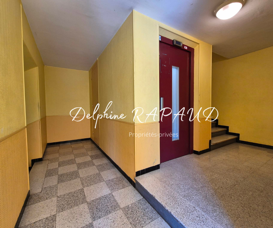 NOGENT-LE-ROTROU Appartement Nogent Le Rotrou 2 pièce(s) 38 m2 9
