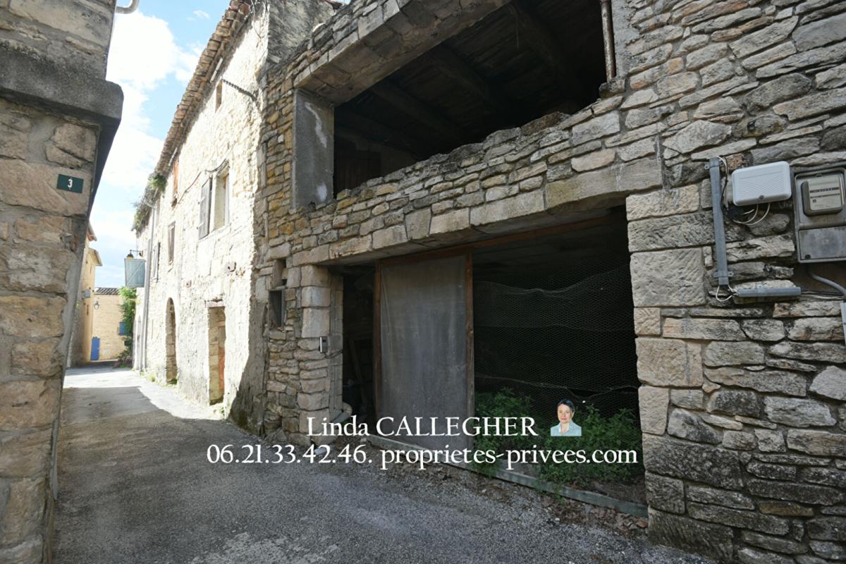 SAINT-JEAN-DE-MARUEJOLS-ET-AVEJAN jolie Maison de village en pierre et ruine attenante à faire revivre 15