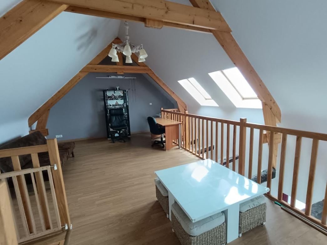 LAZ 29520 Laz maison sans travaux ancien gîte  4* en hameau beaux volumes 7