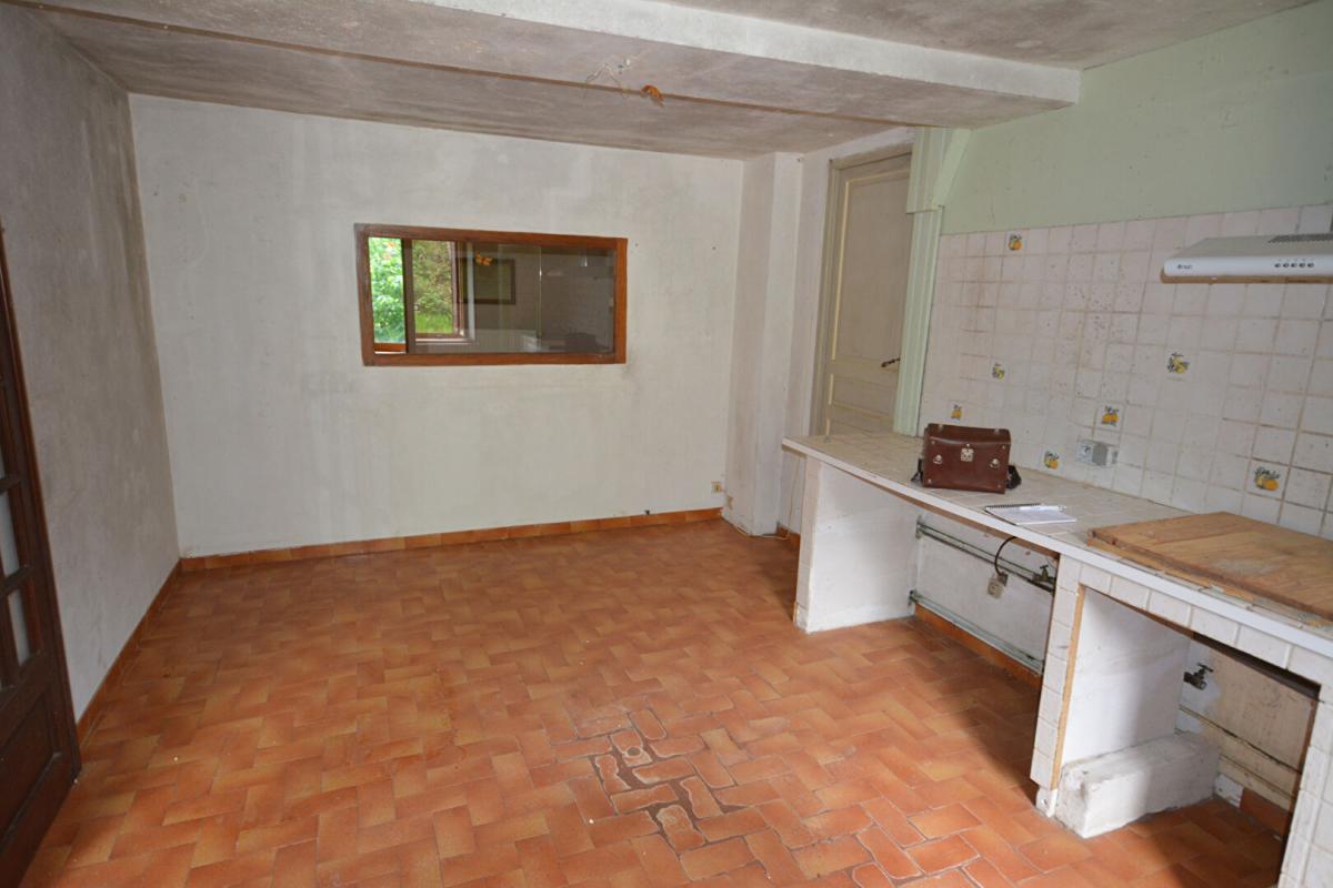 SAINT-GOUSSAUD Maison à rénover à la campagne 15