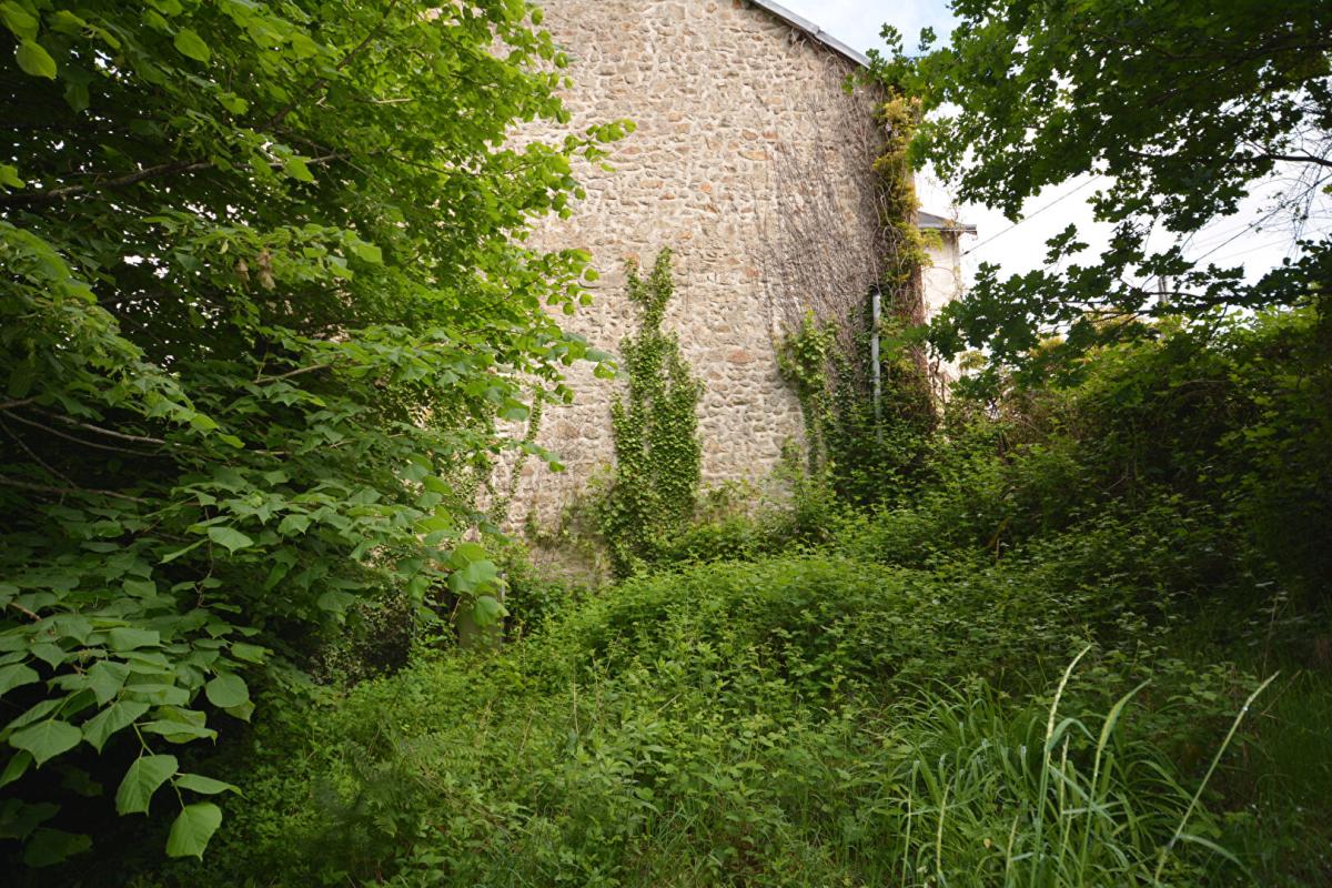 SAINT-GOUSSAUD Maison à rénover à la campagne 3