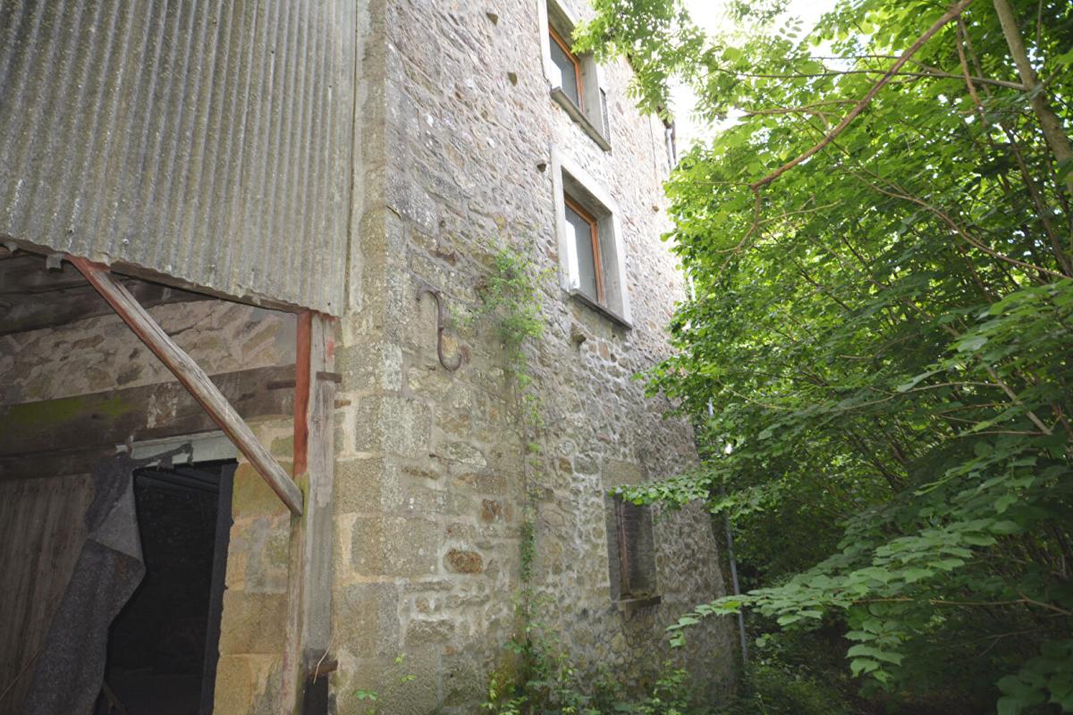SAINT-GOUSSAUD Maison à rénover à la campagne 5