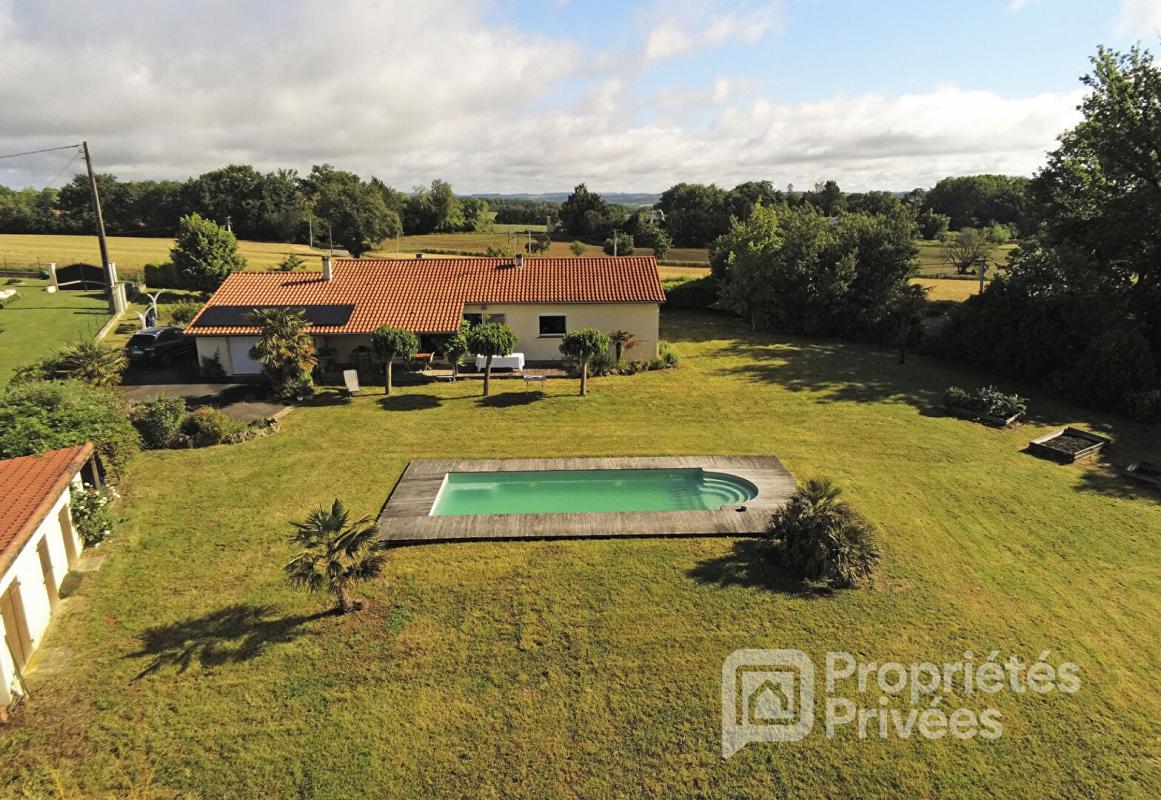 MIRANDE Maison Mirande 6 pièce(s) 112 m2 avec vue sur les Pyrénées 1