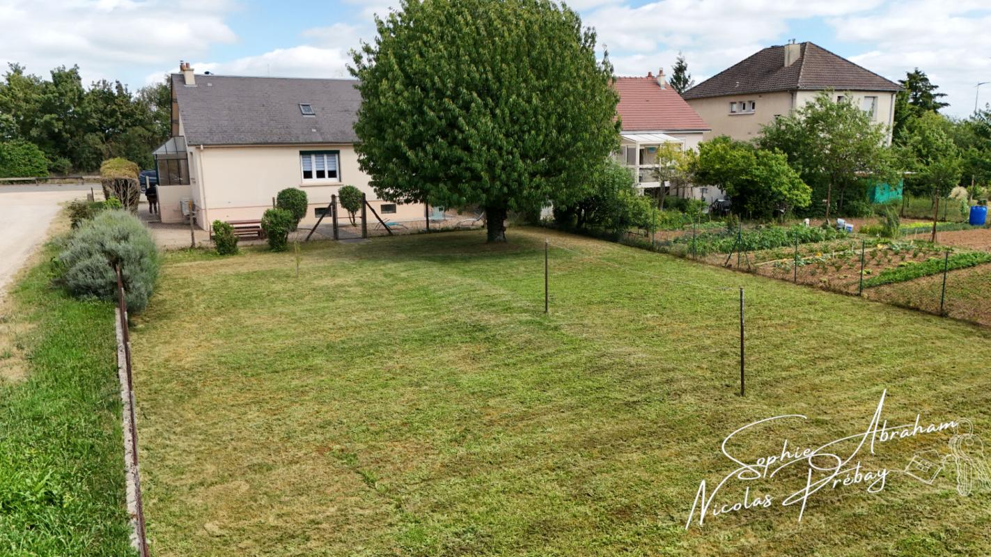 TOURY Maison 3 pièces avec sous-sol et grand jardin à Toury 3
