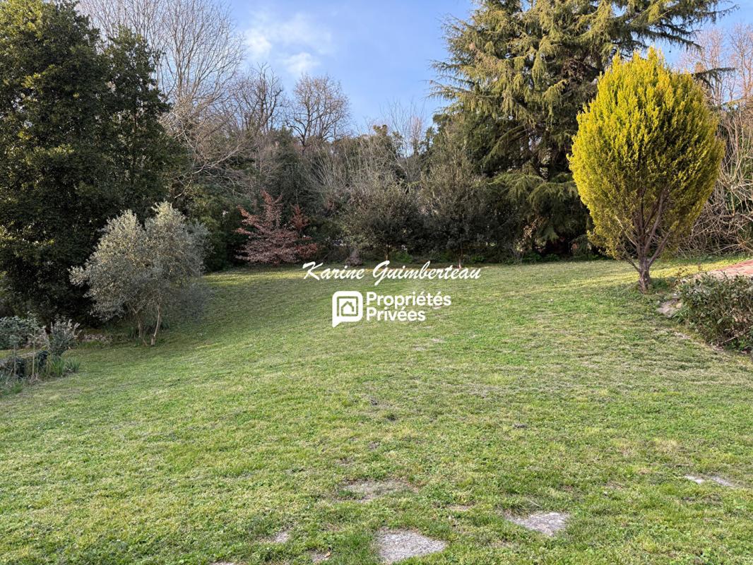 FRONSAC Fronsadais : Maison type Girondine en pierre 208 m2 + dépendance 14