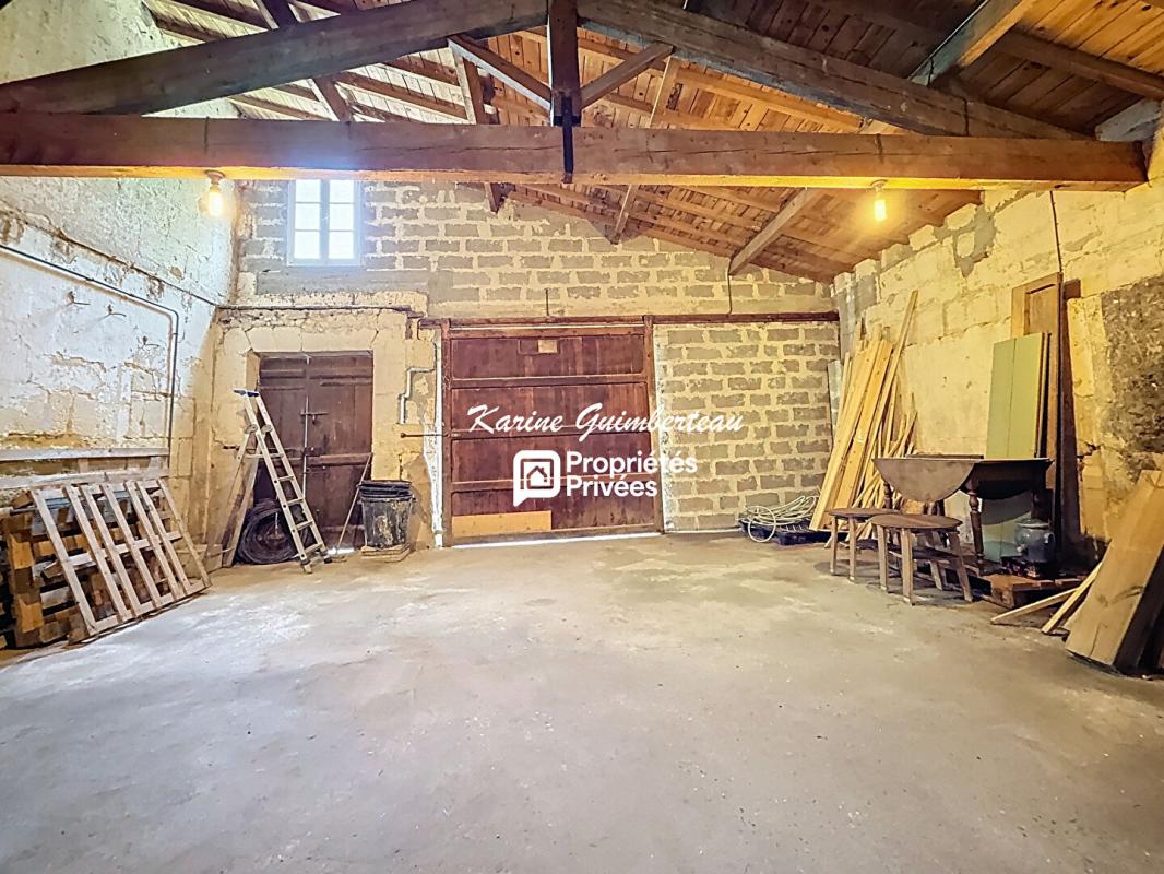 FRONSAC Fronsadais : Maison type Girondine en pierre 208 m2 + dépendance 18