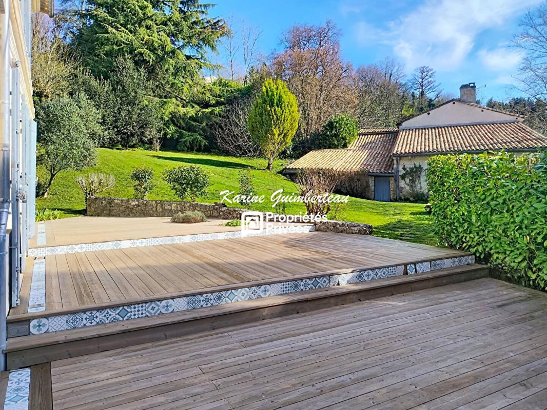 FRONSAC Fronsadais : Maison type Girondine en pierre 208 m2 + dépendance 3