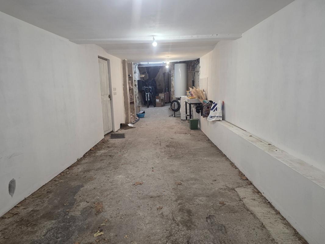 ROUGIERS ROUGIERS MAISON DE VILLAGE + GARAGE 12