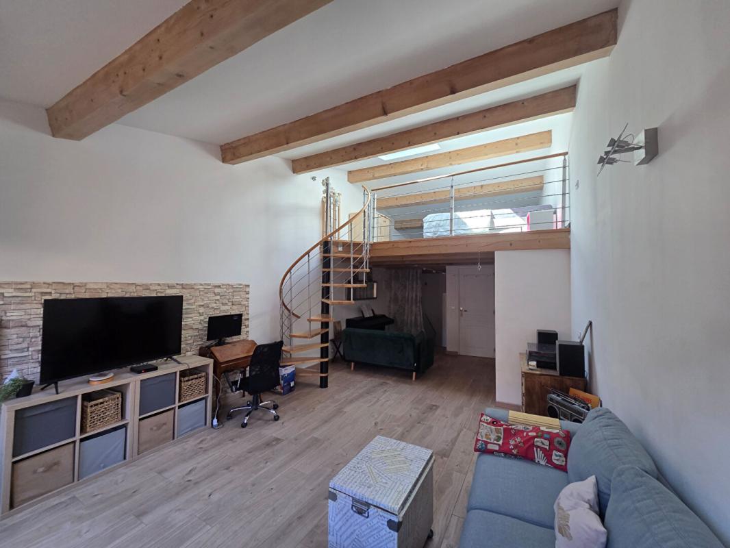 ROUGIERS ROUGIERS MAISON DE VILLAGE + GARAGE 9