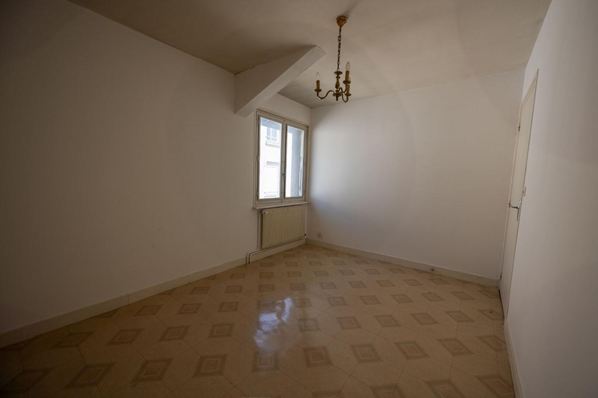 VIOLAY charmante maison de village de 80 m² ? Idéalement située à Violay 5