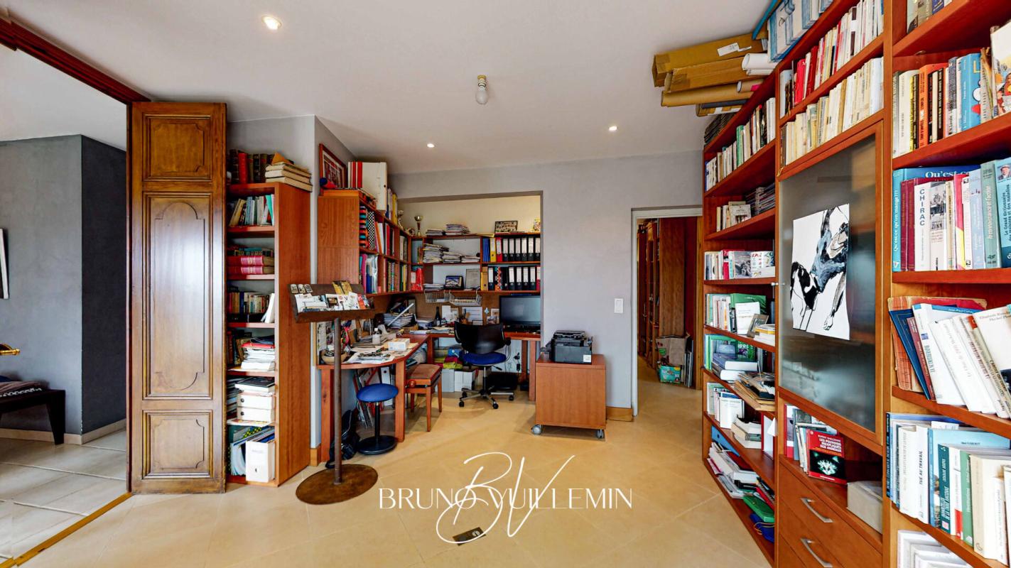 LEZIGNAN-CORBIERES PROPRIETE MODERNE10 PIECES EN POSITION DOMINANTE SUR 1 ha 11