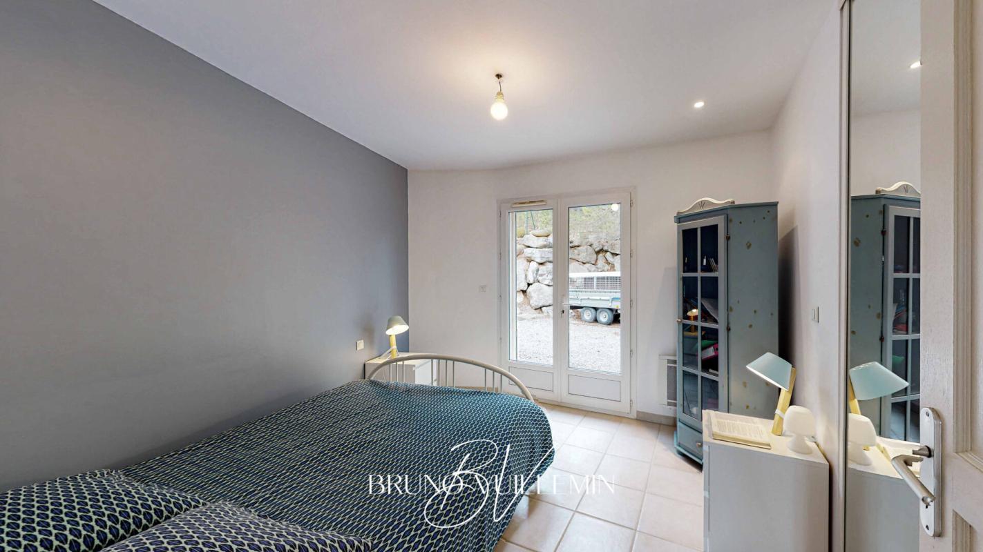 LEZIGNAN-CORBIERES PROPRIETE MODERNE10 PIECES EN POSITION DOMINANTE SUR 1 ha 13