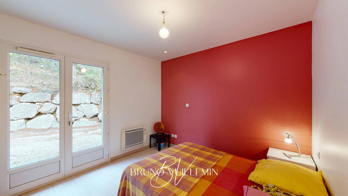 LEZIGNAN-CORBIERES PROPRIETE MODERNE10 PIECES EN POSITION DOMINANTE SUR 1 ha 15