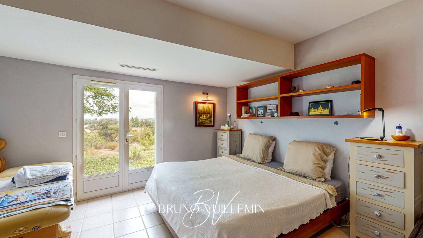 LEZIGNAN-CORBIERES PROPRIETE MODERNE10 PIECES EN POSITION DOMINANTE SUR 1 ha 9