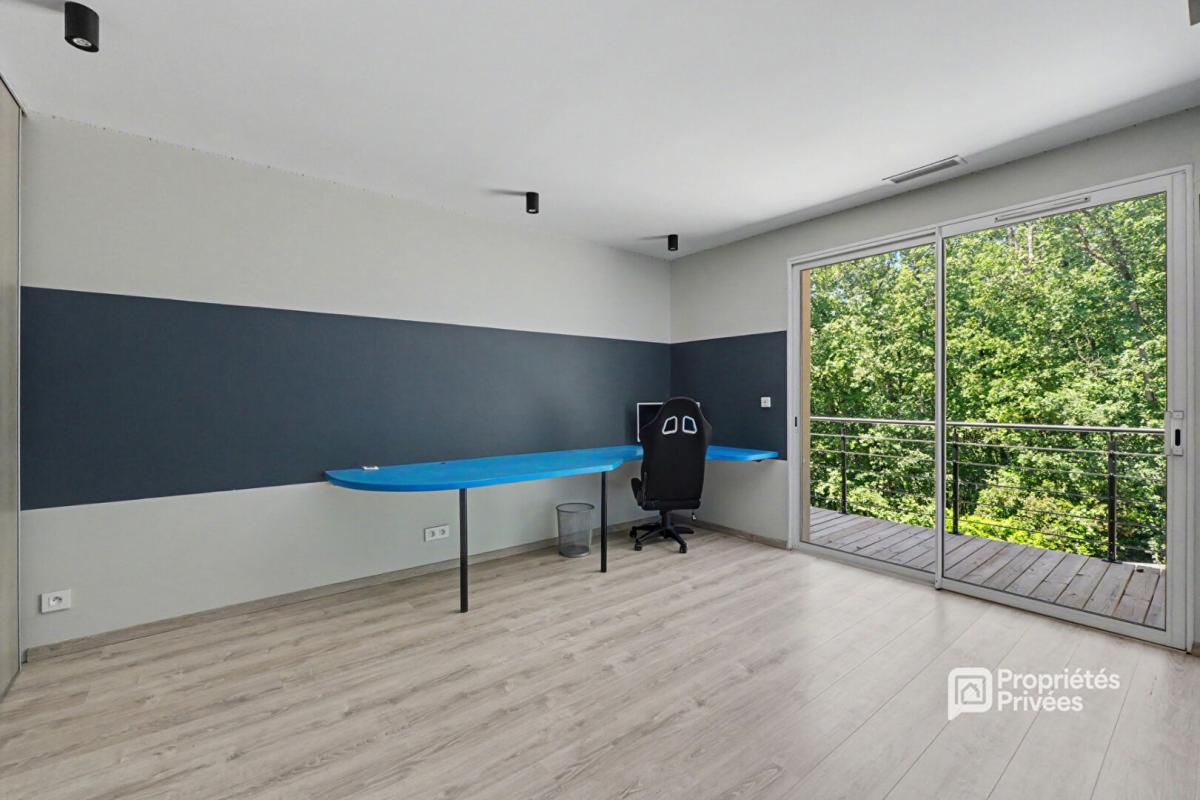 BOULOC Maison T5 de 181m2, 200 m2 de dépendace sur 2000 m2 de parcelle 11