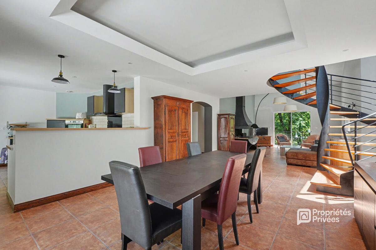 BOULOC Maison T5 de 181m2, 200 m2 de dépendace sur 2000 m2 de parcelle 5