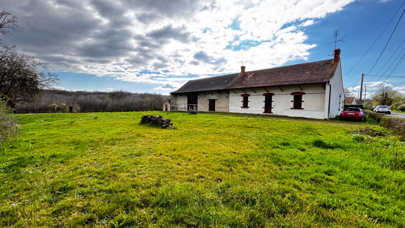 HUILLY-SUR-SEILLE Sur 2700 m2 de terrain, belle ferme à rénover 7