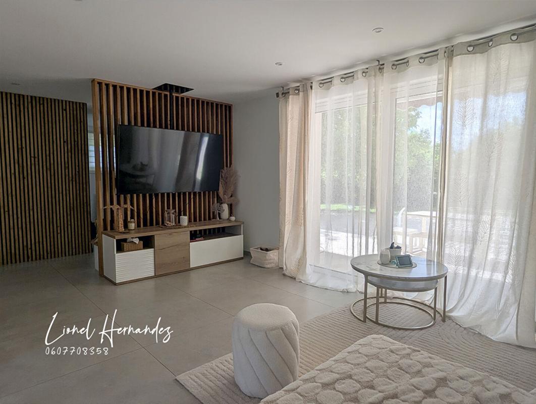 ALES Maison rénovée de 123 m² avec terrain plat, clos et arboré de 1250 m² 8