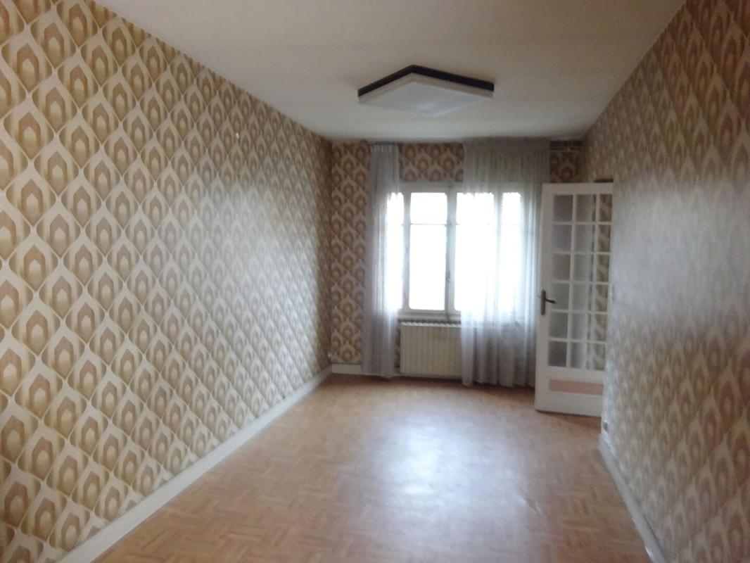 AZAY-LE-FERRON Maison Azay Le Ferron 9 pièce(s) 162 m2 8