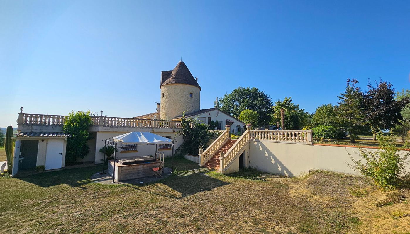 COURRENSAN Maison Courrensan 8 pièce(s) 259 m2 1