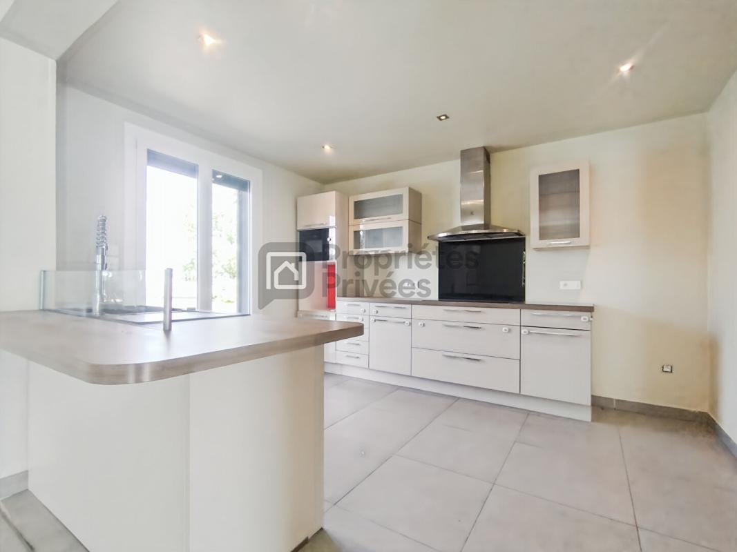 AUREVILLE Auréville, Propriété familiale avec piscine et appartement indépendant et garage 60 m² 4