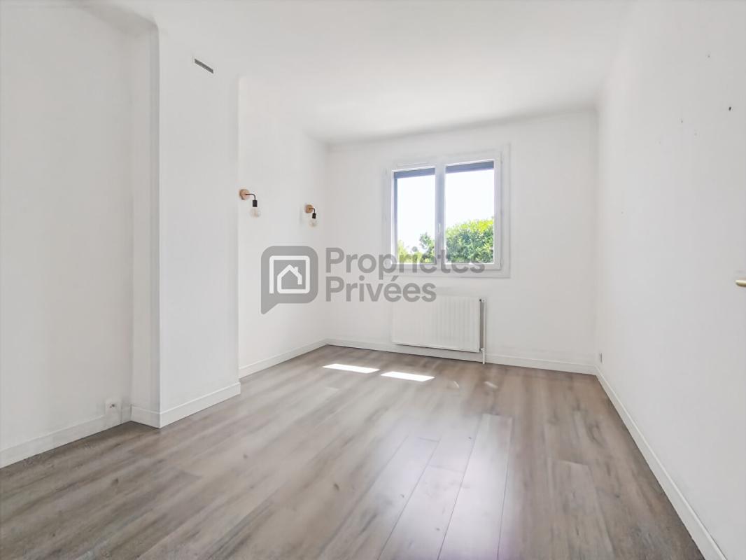 AUREVILLE Auréville, Propriété familiale avec piscine et appartement indépendant et garage 60 m² 7