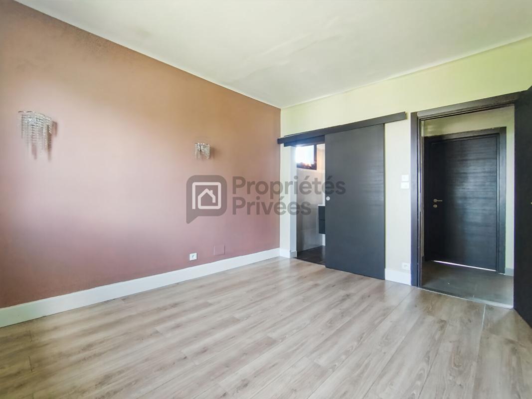 AUREVILLE Auréville, Propriété familiale avec piscine et appartement indépendant et garage 60 m² 8