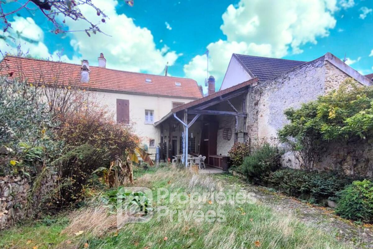 MARCOUSSIS Maison en hypercentre à rénover avec jardin et cave voûtée 13