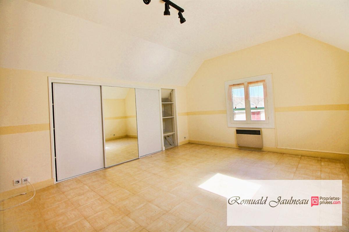 CHARTRES Maison de 136 m²sur sous sol avec 5 chambres 10