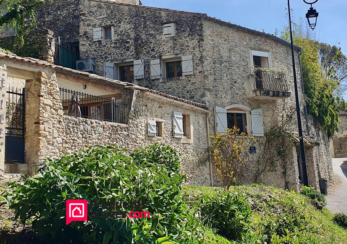 UZES Maison de village entre Uzes et Nimes 10