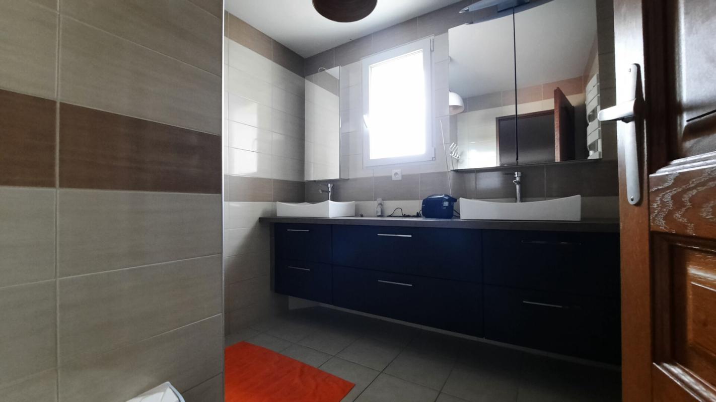 SAINT-PALAIS Ensemble immobilier de 2 maisons 364 m2 - revenu  locatif - PRIX 375 000 6