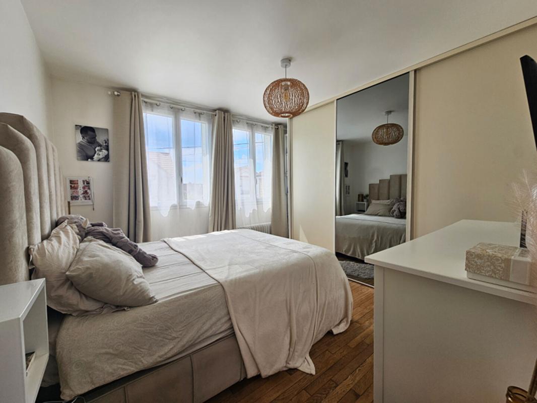 TAVERNY * MAISON ENTIEREMENT RENOVEE * * MOINS DE 10MIN GARE RER C ET LIGNE H * 11