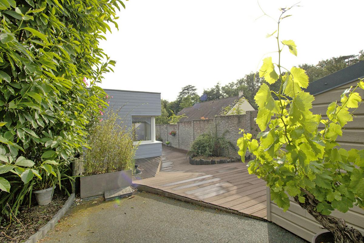 FENEU FENEU Maison totalement abouti de 170 m² 11
